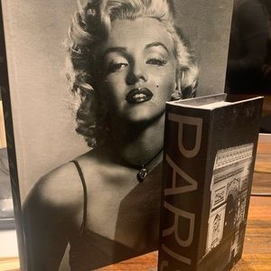 Marylyn Monroe 2 piece decor bookshelf set